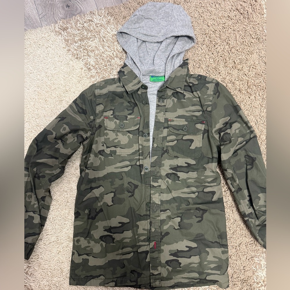 Mountain Warehouseboy's  camo Hooded Jacket 13 YRS